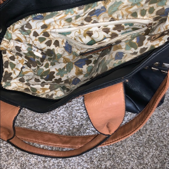 Adjustable black purse - Picture 4 of 4